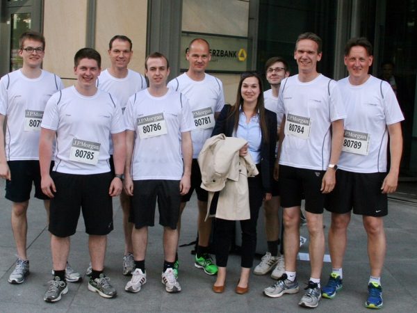 „Im Team ans Ziel“ – JP Morgan-Firmenlauf 2015